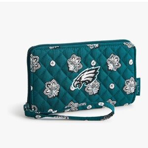 🆕 Vera Bradley Collegiate Front Zip Wristlet with RFID Protection